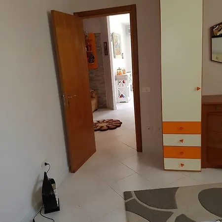 Via Lucullo Διαμέρισμα